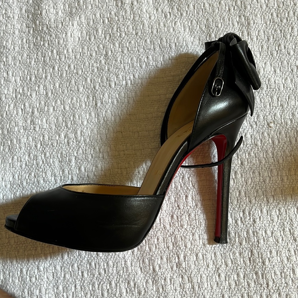 Christian Louboutin heels Size 37.5 7.5US